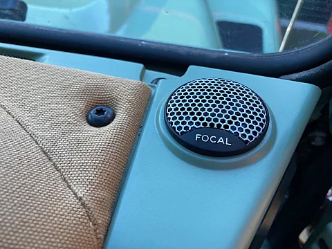 Land Rover Defender 2009 Focal TWU1.5 Tweeters installed