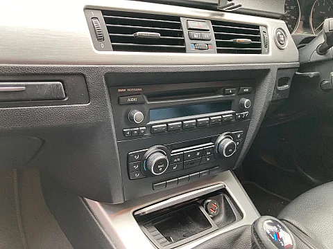 BMW 3 Series E92 2011 factory radio