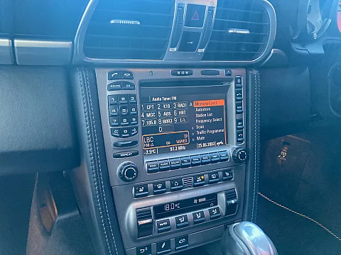 Porsche 911 2007 Sony XAV-AX3250 multimedia upgrade