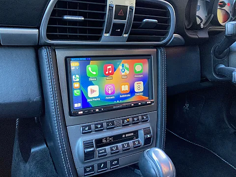 Porsche 911 2007 Sony XAV-AX3250 multimedia upgrade