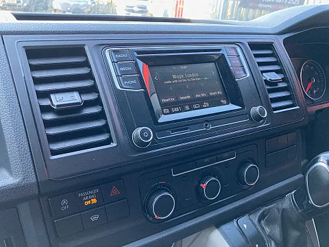 VW Transporter 2019 factory dash