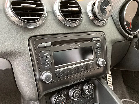 Audi TT 2011 factory radio