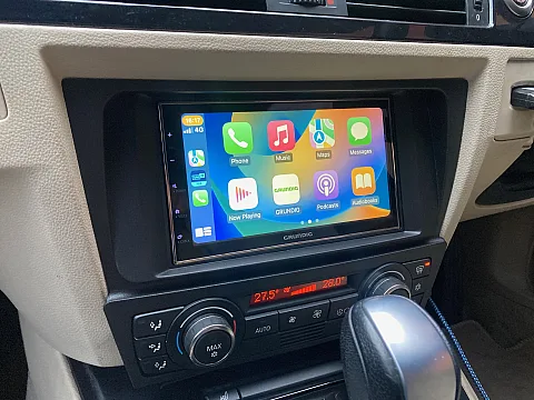 BMW 3 Series 2009 upgraded with Grundig GX-3800 CarPlay stereo
