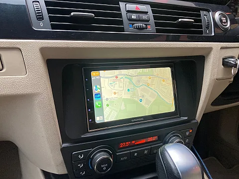 BMW 3 Series 2009 upgraded with Grundig GX-3800 CarPlay stereo