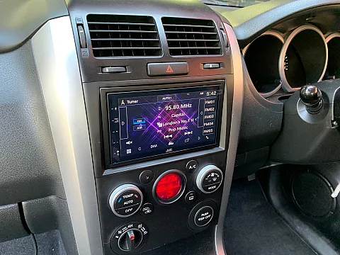 Suzuki Grand Vitara 2009 fitted JVC KW-M565DBT CarPlay stereo