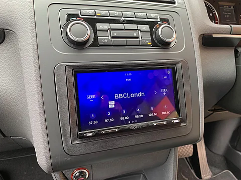 VW Touran 2011 upgraded with Sony XAV-AX5650 CarPlay stereo