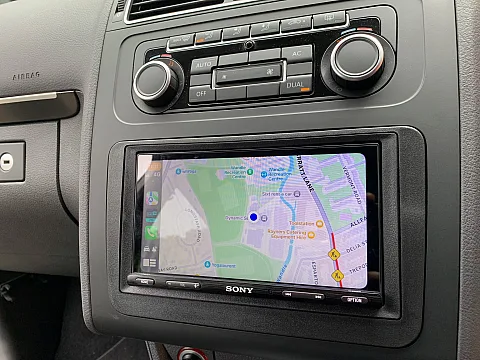 VW Touran 2011 upgraded with Sony XAV-AX5650 CarPlay stereo
