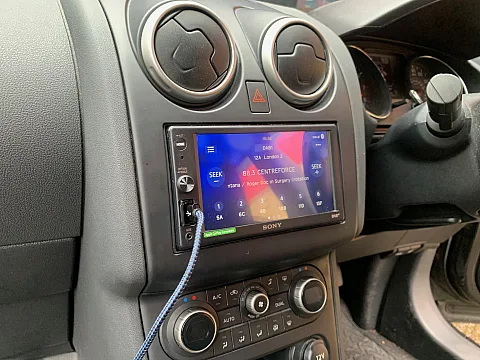 Nissan Qashqai 2012 fitted with Sony XAV-AX1005DB Car Stereo