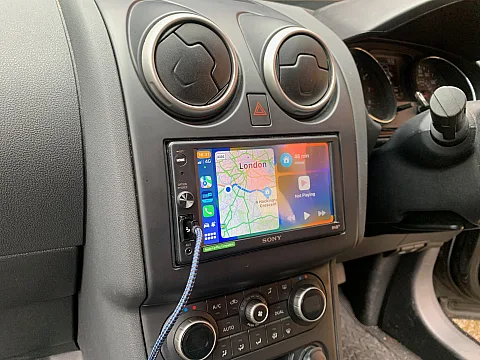 Nissan Qashqai 2012 fitted with Sony XAV-AX1005DB Car Stereo