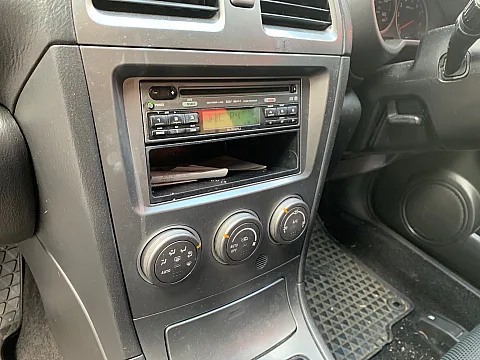 Subaru Impreza 2006 factory radio