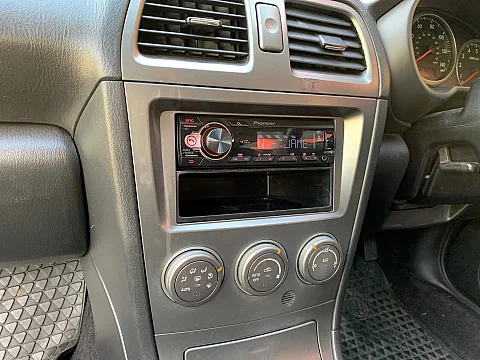 Subaru Impreza 2006 upgraded with Pioneer DAB stereo MVH-330DAB