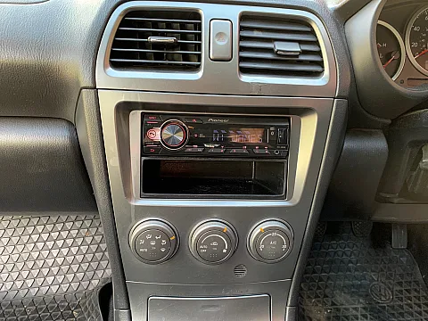 Subaru Impreza 2006 upgraded with Pioneer DAB stereo MVH-330DAB