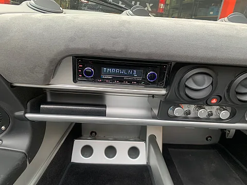 Lotus Exige 2005 upgraded with Blaupunkt Stockholm 370DAB BT stereo