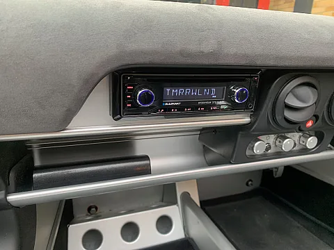 Lotus Exige 2005 upgraded with Blaupunkt Stockholm 370DAB BT stereo