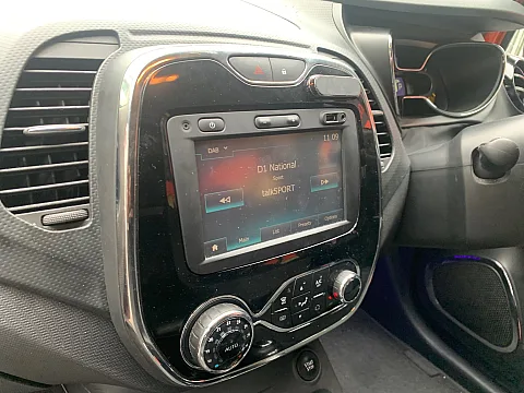 Renault Captur 2015 Pioneer SPH-DA360DAB Apple CarPlay stereo upgrade