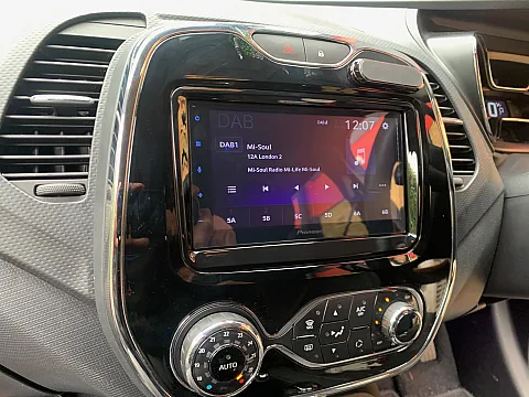 Renault Captur 2015 Pioneer SPH-DA360DAB Apple CarPlay stereo upgrade