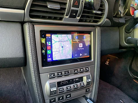 Porsche 997 upgraded with Pioneer SPH-DA160DAB CarPlay stereo