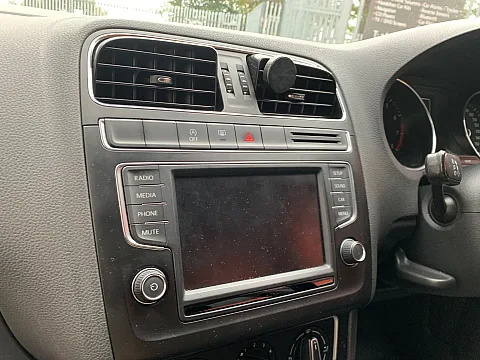 VW Polo 2015 factory radio
