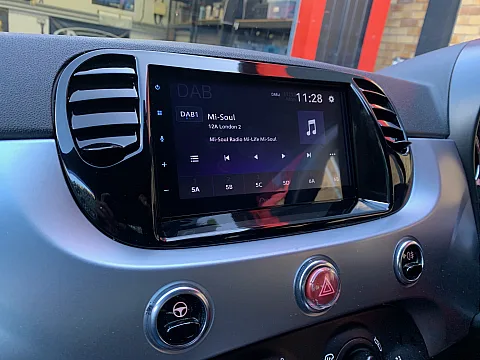 Fiat 500 2014 Pioneer SPH-DA160DAB CarPlay Android Auto Stereo Installed
