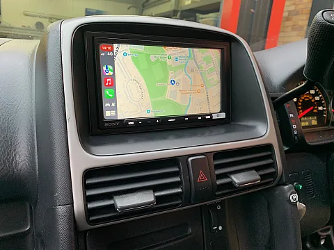 Honda CR-V 2006 fitted with Sony XAV-AX4050 Wireless CarPlay Stereo