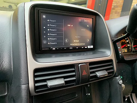 Honda CR-V 2006 fitted with Sony XAV-AX4050 Wireless CarPlay Stereo