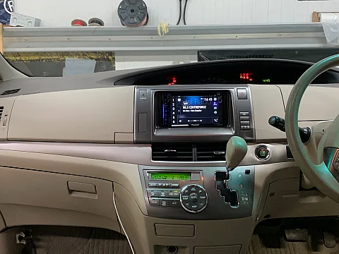 Toyota Estima 2010 upgraded with Pioneer AVH-Z3200DAB Multimedia Stereo
