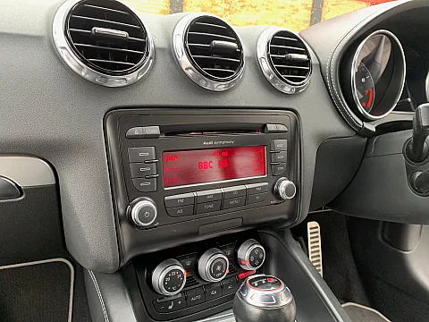Audi TT 2011 Factory radio