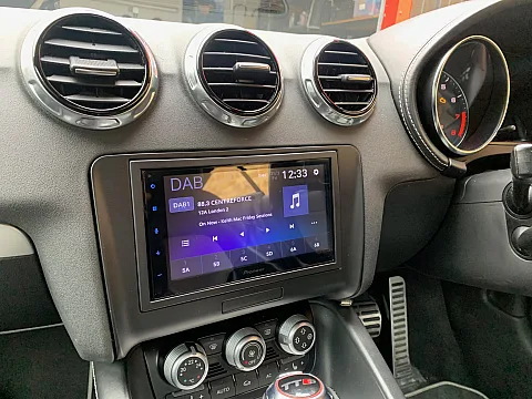 Audi TT 2011 upgraded with Pioneer SPH-DA360DAB CarPlay Android stereo