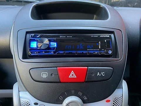 Toyota Aygo 2010 fitted with Alpine UTE-200BT Bluetooth Car Stereo