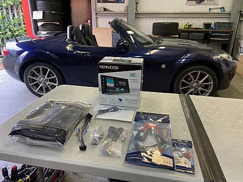 Mazda MX5 2009 upgraded with Kenwood DMX7722DABS CarPlay stereo