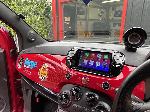 Fiat 500 Abarth 2012 upgraded with Pioneer SPH-DA160DAB stereo