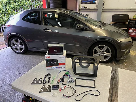 Honda Civic Type S upgraded with JVC KW-M560BT Multimedia Stereo