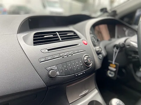 Honda Civic Type S factory radio