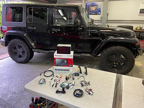 Jeep Wrangler 2010 upgraded with Pioneer SPH-DA360DAB Multimedia Stereo