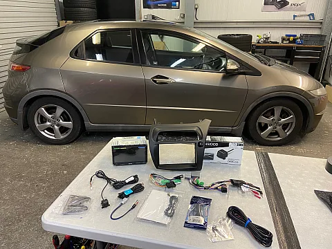 Honda Civic FN2 2005 Upgraded with Sony XAV-AX5650 Multimedia Stereo