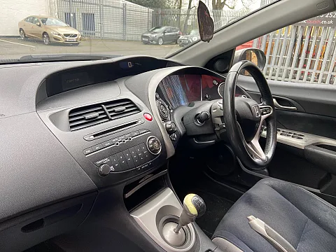 Honda Civic FN2 2005 factory radio