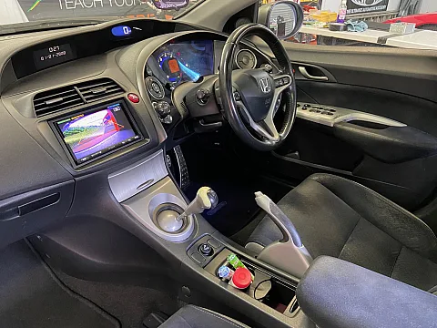 Honda Civic FN2 2005 Upgraded with Sony XAV-AX5650 Multimedia Stereo