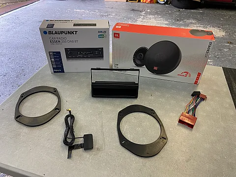 Mazda MX5 2004 Upgraded with Blaupunkt Essen 200 DAB BT / JBL Stage2 624 Speakers