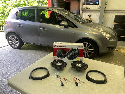 Vauxhall Corsa D 2009 Speaker upgraded with Pioneer TS-G1710F Speakers