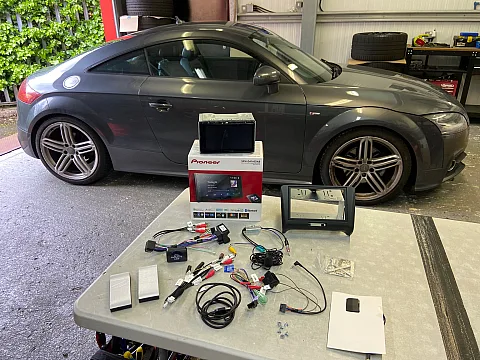 Audi TT 2007 Upgraded with Pioneer SPH-DA160DAB CarPlay Stereo