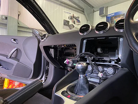 Audi TT 2007 Upgraded with Pioneer SPH-DA160DAB CarPlay Stereo