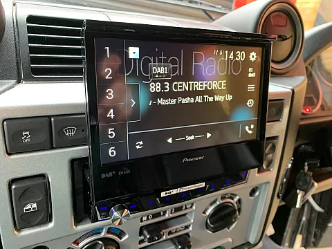 Land Rover Defender 2015 upgraded with Pioneer AVH-Z7200DAB CarPlay Flip out screen