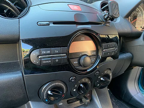 Mazda 2 2010 factory radio