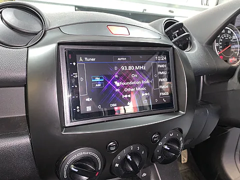 Mazda 2 2010 upgraded with JVC KW-M560BT CarPlay stereo