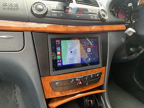Mercedes E280 2008 upgraded with Pioneer SPH-DA160DAB CarPlay stereo