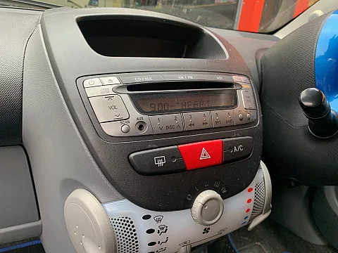 Toyota Aygo 2009 factory radio