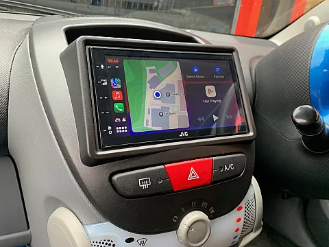 Toyota Aygo 2009 upgraded with JVC KW-M560BT CarPlay stereo