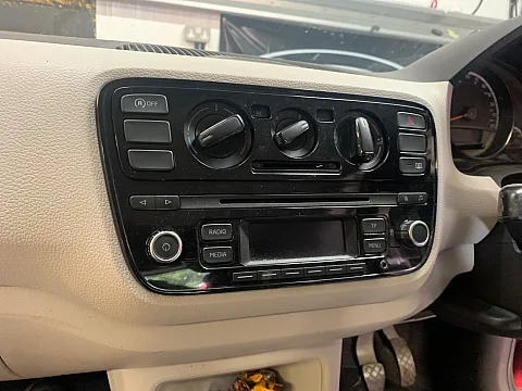 VW UP 2012 factory radio