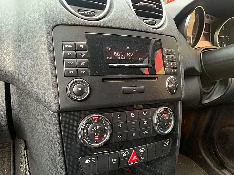 Mercedes ML 2009 factory radio