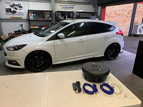 Ford Focus 2017 model upgraded with the JBL BassPro Hub 11 Subwoofer